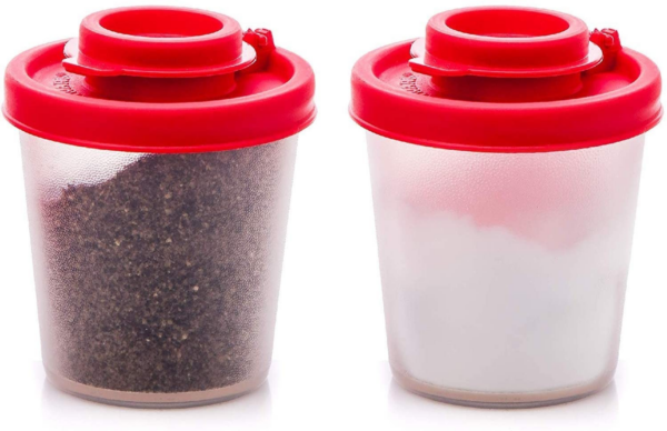 SignoraWare Spice Shaker Medium, Set of 2, Moisture Proof Salt Shaker to go Camping Picnic Outdoors Kitchen Lunch Boxes Travel Spice Set with Colourful Covers Lids Plastic Airtight Spice Jar Dispenser