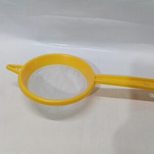 PLASTIC JUICE AND SOUP STRAINER