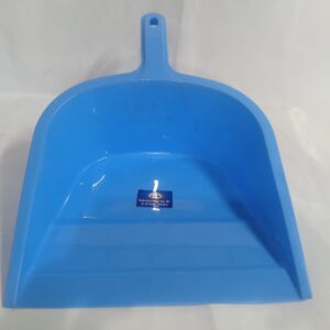 Plastic dustpan