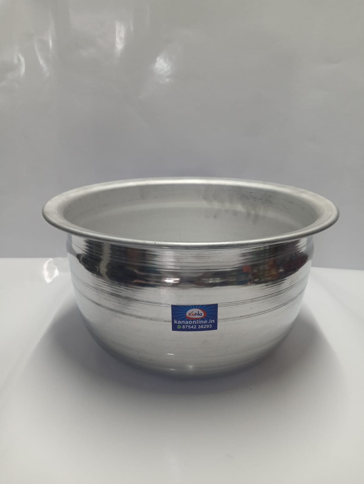 Premium High-Polish Aluminum Vaana