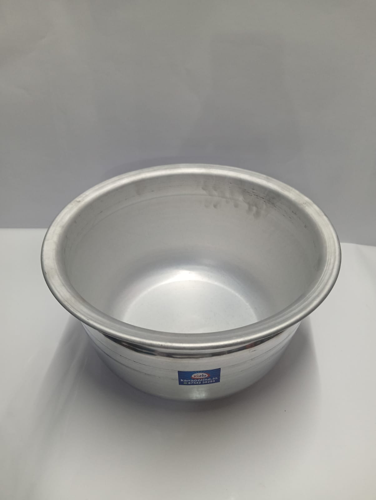 Premium High-Polish Aluminum Vaana - Image 4