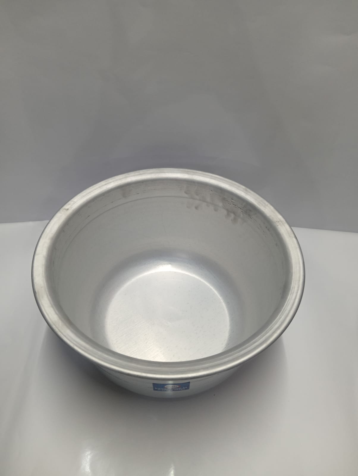 Premium High-Polish Aluminum Vaana - Image 5