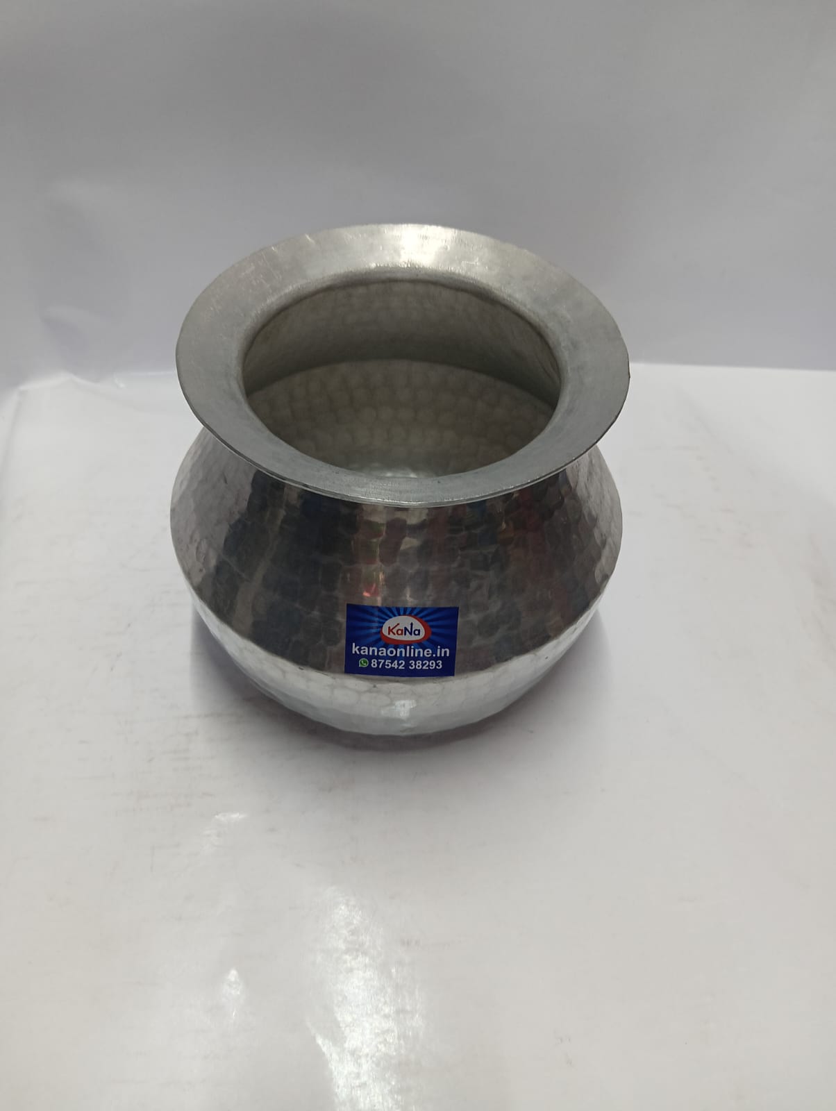 Traditional Hammered Aluminium Deksha - Image 4
