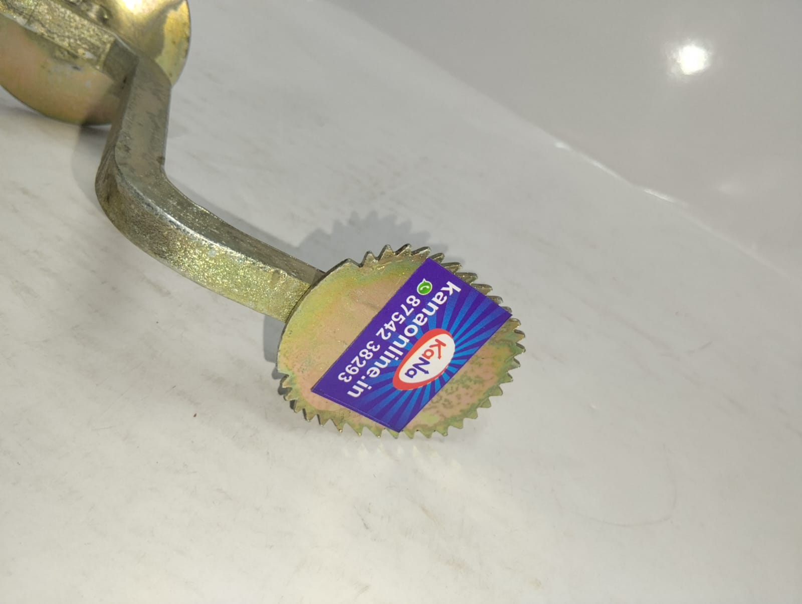 Iron Table- Coconut Scraper With Screw - Image 5