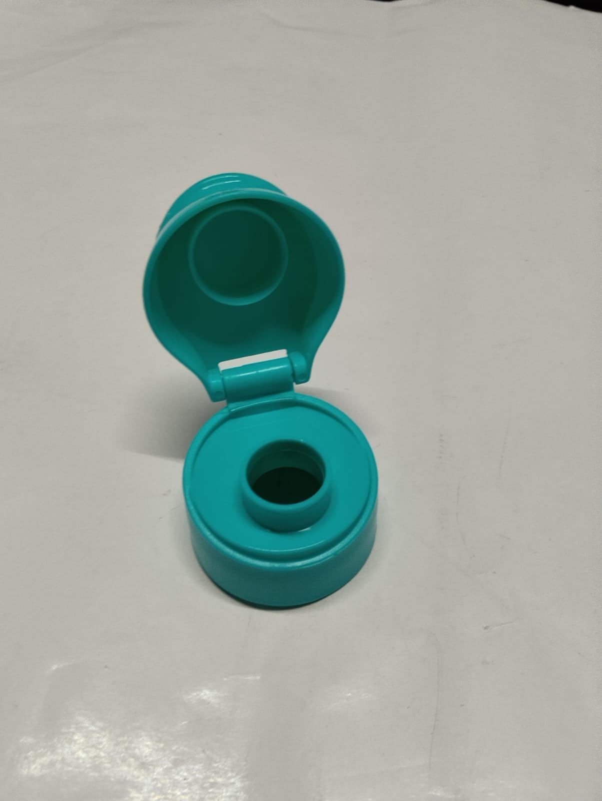 Plastic Flip-Top Type Water Bottle - Image 3